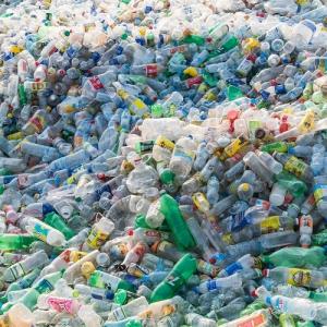 Sorting of used plastic bottles